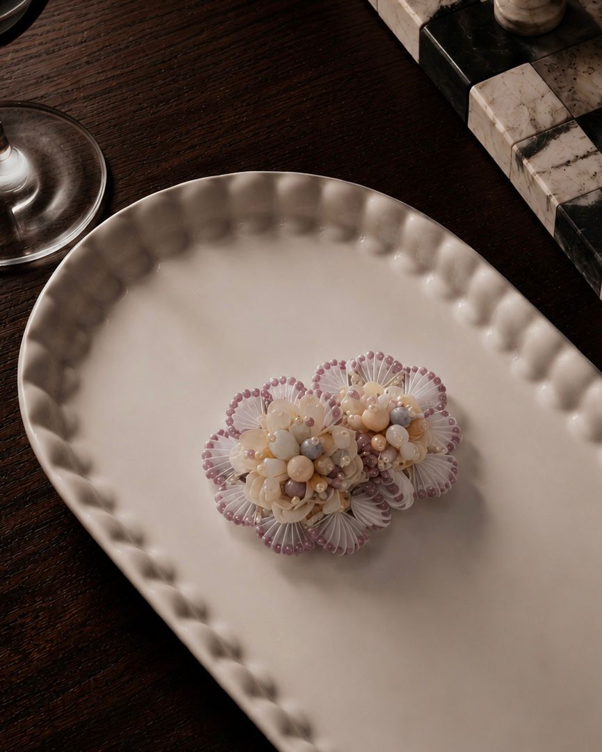 MAGNETIC BROOCH
